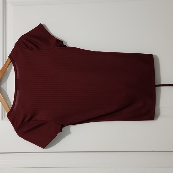 Full Circle Trends Burgundy Top - Picture 7 of 7